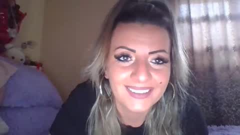 Snapshot of ivannahazel chatting on 10-15-25, 10:59 Ivanna online show from 10-15-25, 10:59