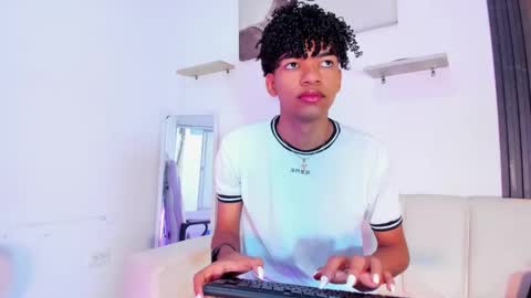 Ivon online show from 12-19-25, 12:12