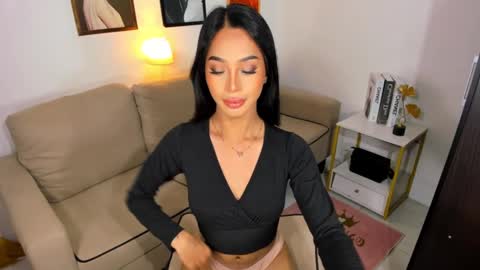 kirstenelsie online show from 01-04-25, 09:43