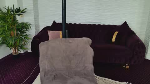 Snapshot of ivoryswan chatting on 10-24-25, 05:04 Celine online show from 10-24-25, 05:04