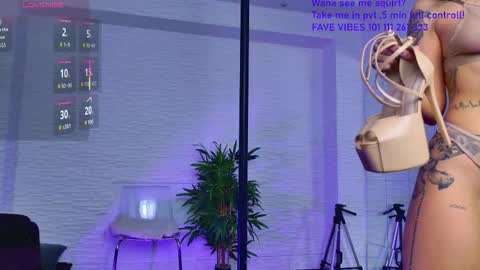 Snapshot of ivoryswan chatting on 11-30-25, 06:06 Celine online show from 11-30-25, 06:06