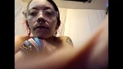 ivorytrixx online show from 12-16-25, 06:07