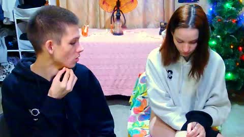 Snapshot of ivy__lester chatting on 12-08-24, 04:07 Ivy and Lester online show from 12-08-24, 04:07