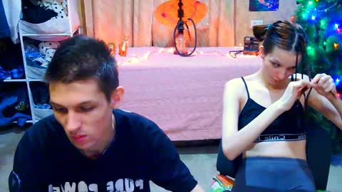 Snapshot of ivy__lester chatting on 12-23-24, 10:12 Ivy and Lester online show from 12-23-24, 10:12