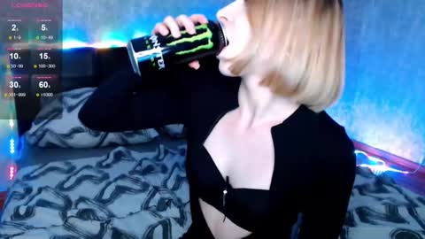 Snapshot of ivy_dean_ chatting on 10-14-25, 04:08 Ivy online show from 10-14-25, 04:08