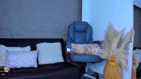 Snapshot of ivy_li chatting on 12-12-24, 12:12 Daniela online show from 12-12-24, 12:12