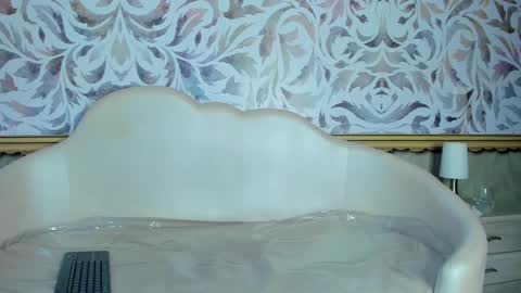 Snapshot of ivy_rae_xxx chatting on 10-08-25, 03:20 Ivy Rae online show from 10-08-25, 03:20