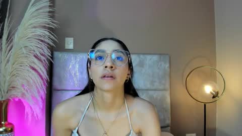 IvyJhonss online show from 12-17-25, 12:00