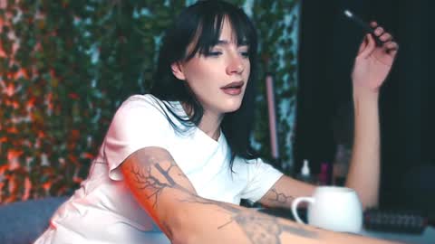 Snapshot of ivyjonson chatting on 12-06-24, 02:17 Miss Ivy online show from 12-06-24, 02:17