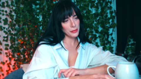 Snapshot of ivyjonson chatting on 12-12-24, 12:55 Miss Ivy online show from 12-12-24, 12:55