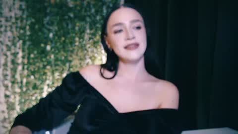 Snapshot of ivyjonson chatting on 01-28-25, 06:39 Miss Ivy online show from 01-28-25, 06:39