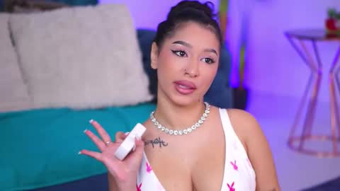 Snapshot of ivyplush chatting on 01-12-26, 09:47 Ivy online show from 01-12-26, 09:47