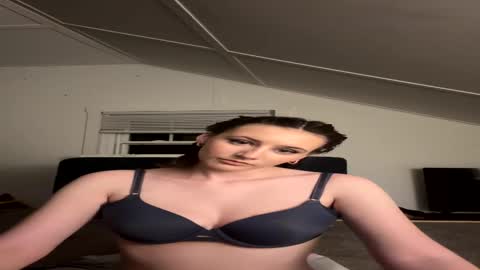 Snapshot of ivyrose67 chatting on 05-20-26, 05:57 ivyrose67 online show from 05-20-26, 05:57