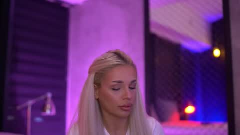 IvyRowa online show from 09-11-25, 06:08