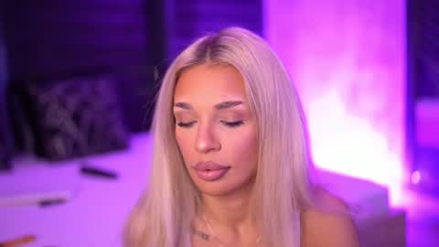 IvyRowa online show from 10-02-25, 05:53