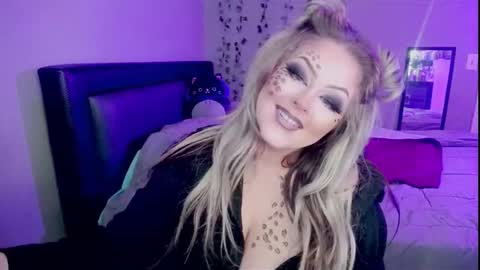 Snapshot of iwantsumbody chatting on 11-01-25, 06:15 Ashley3 online show from 11-01-25, 06:15