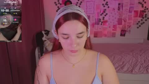 Snapshot of iwi_wi_wi chatting on 10-19-25, 12:33 Daisy online show from 10-19-25, 12:33