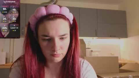 Snapshot of iwi_wi_wi chatting on 12-04-25, 09:45 Daisy online show from 12-04-25, 09:45