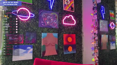 Snapshot of iwillbeyourmuse chatting on 12-08-24, 08:36 Muse hethey online show from 12-08-24, 08:36