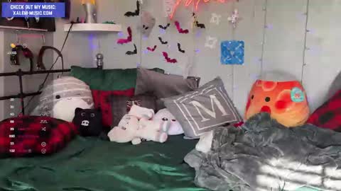 Snapshot of iwillbeyourmuse chatting on 02-23-25, 09:05 Muse hethey online show from 02-23-25, 09:05