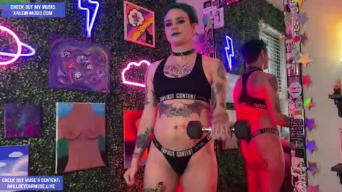 Snapshot of iwillbeyourmuse chatting on 09-09-25, 11:59 Muse hethey online show from 09-09-25, 11:59