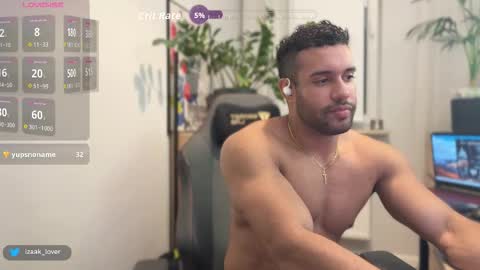 Snapshot of izaak_lover chatting on 09-08-25, 11:37 Izaak online show from 09-08-25, 11:37