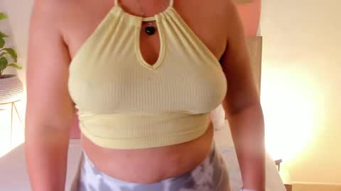 Iza online show from 01-28-25, 05:11