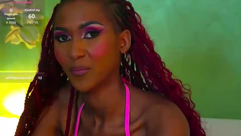 Snapshot of izzie_sugar chatting on 09-25-25, 07:28 Sugar Babe online show from 09-25-25, 07:28