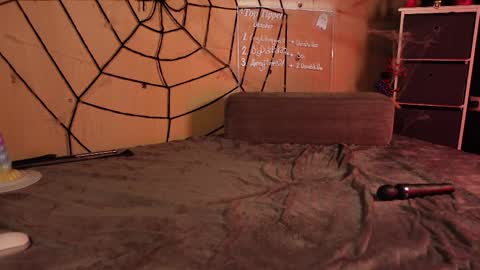 Izzy Inked online show from 10-13-25, 11:10