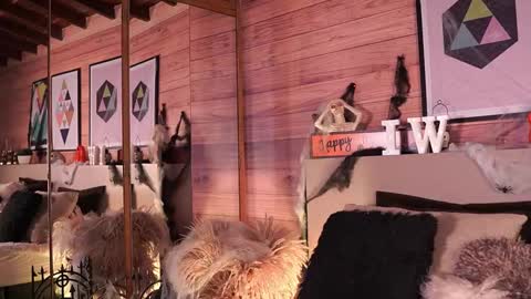 Snapshot of izzywild1 chatting on 10-26-25, 12:00 izzywild1 online show from 10-26-25, 12:00