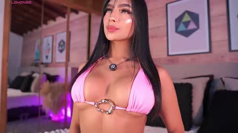 Snapshot of izzywild1 chatting on 11-20-25, 11:21 izzywild1 online show from 11-20-25, 11:21