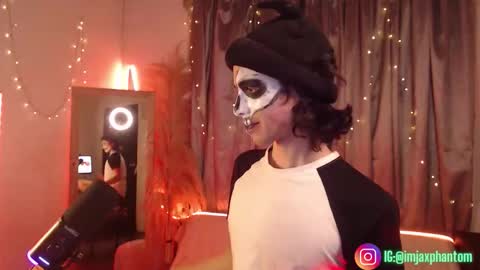 Snapshot of j_a_x_x_x_o_n chatting on 10-31-25, 08:59 Hey im Jaxxxon check my info     online show from 10-31-25, 08:59