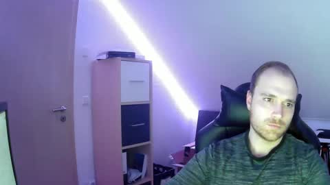 here4y online show from 02-17-25, 06:04