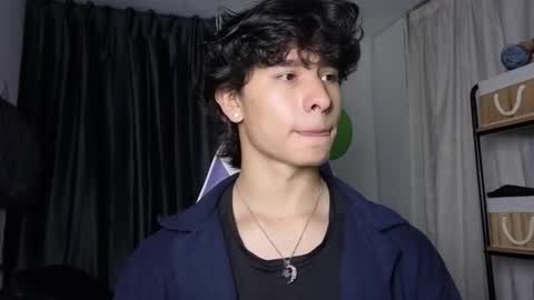 Snapshot of j_u_p_i_t_e_r chatting on 01-05-26, 11:52 Noah online show from 01-05-26, 11:52