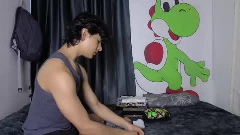 Snapshot of j_u_p_i_t_e_r chatting on 01-07-26, 01:46 Noah online show from 01-07-26, 01:46