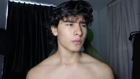 Snapshot of j_u_p_i_t_e_r chatting on 02-05-26, 03:49 Noah online show from 02-05-26, 03:49