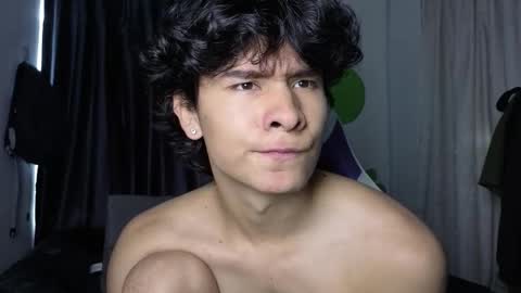 Snapshot of j_u_p_i_t_e_r chatting on 02-09-26, 04:22 Noah online show from 02-09-26, 04:22