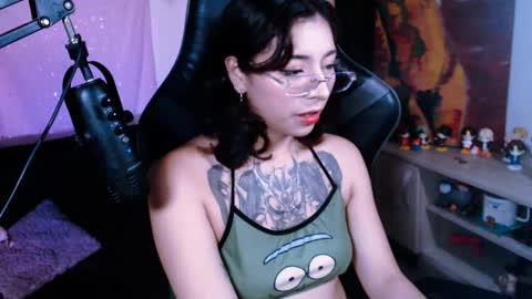 jade 18  online show from 11-24-25, 04:45