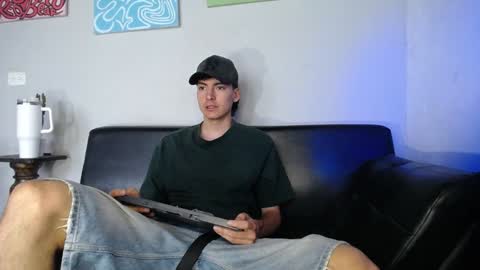 INDEPENDENT MODEL online show from 01-14-25, 02:22