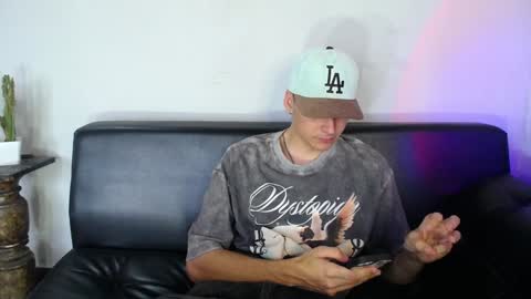 INDEPENDENT MODEL online show from 01-17-25, 03:00