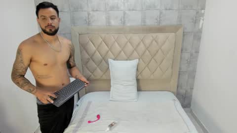 Snapshot of jackblanco_ chatting on 12-04-25, 08:39 Jack White online show from 12-04-25, 08:39