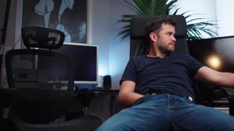 Colten Carter online show from 12-15-24, 10:58