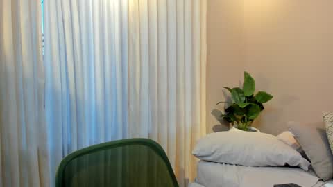 Jackson Bell online show from 12-18-24, 04:06