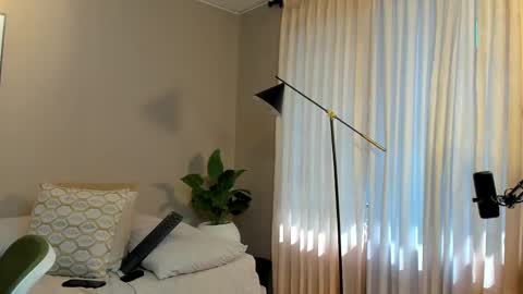 Jackson Bell online show from 02-19-25, 07:48