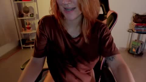 Linda Sofia help me get to 100 thumbs up online show from 02-03-25, 01:52