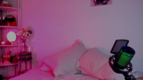 Linda Sofia help me get to 100 thumbs up online show from 02-23-25, 04:28