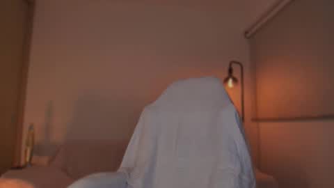 Linda Sofia help me get to 100 thumbs up online show from 09-14-25, 03:38