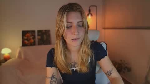 Linda Sofia help me get to 100 thumbs up online show from 10-15-25, 04:45