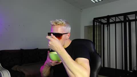 Snapshot of jacob_devon chatting on 09-10-25, 05:40 JACOB DEVON online show from 09-10-25, 05:40