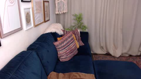 Jade online show from 01-21-25, 02:15